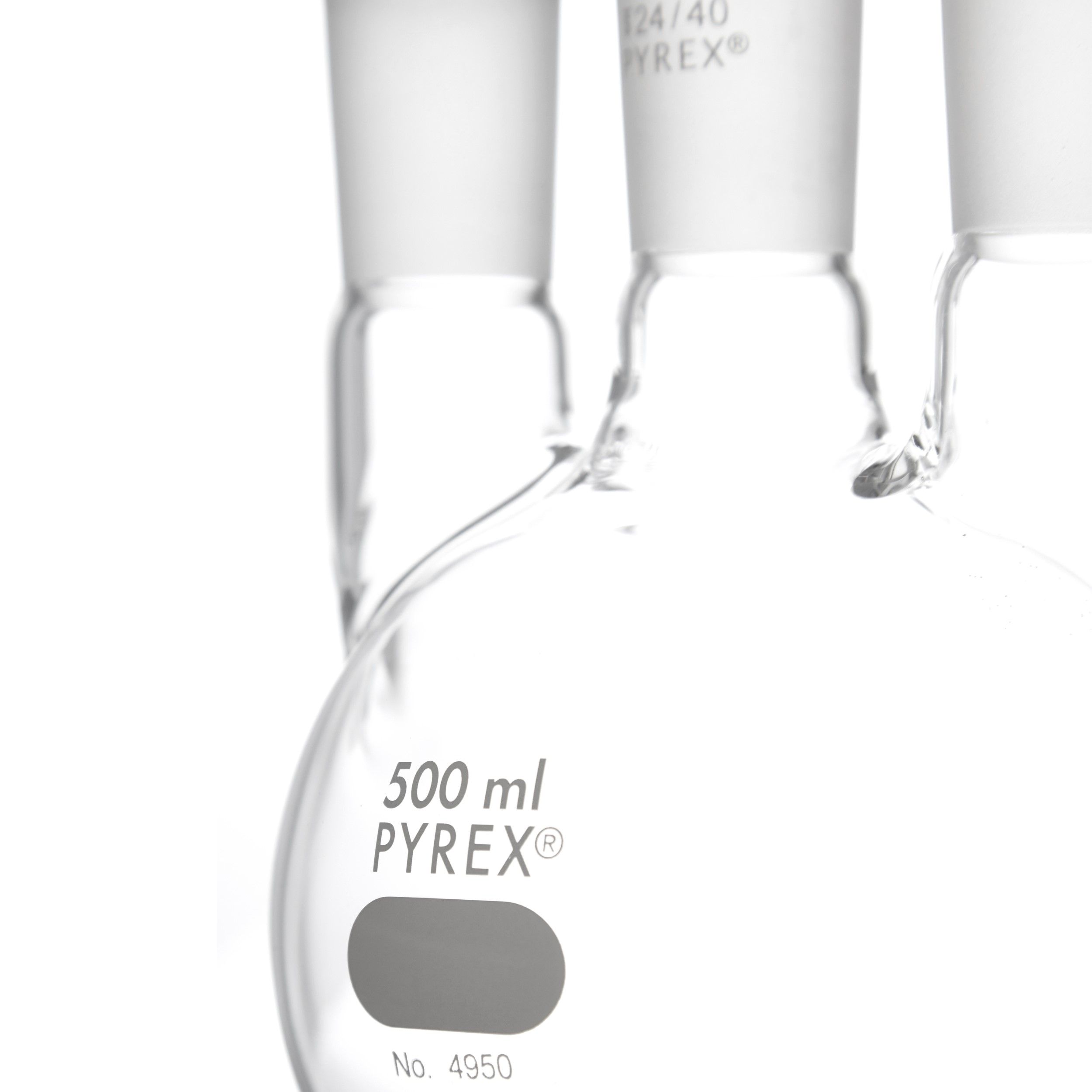 MATRAZ DE DESTILACIÓN DE 500ml CON TRES BOCAS VERTICALES 24/40. PYREX
