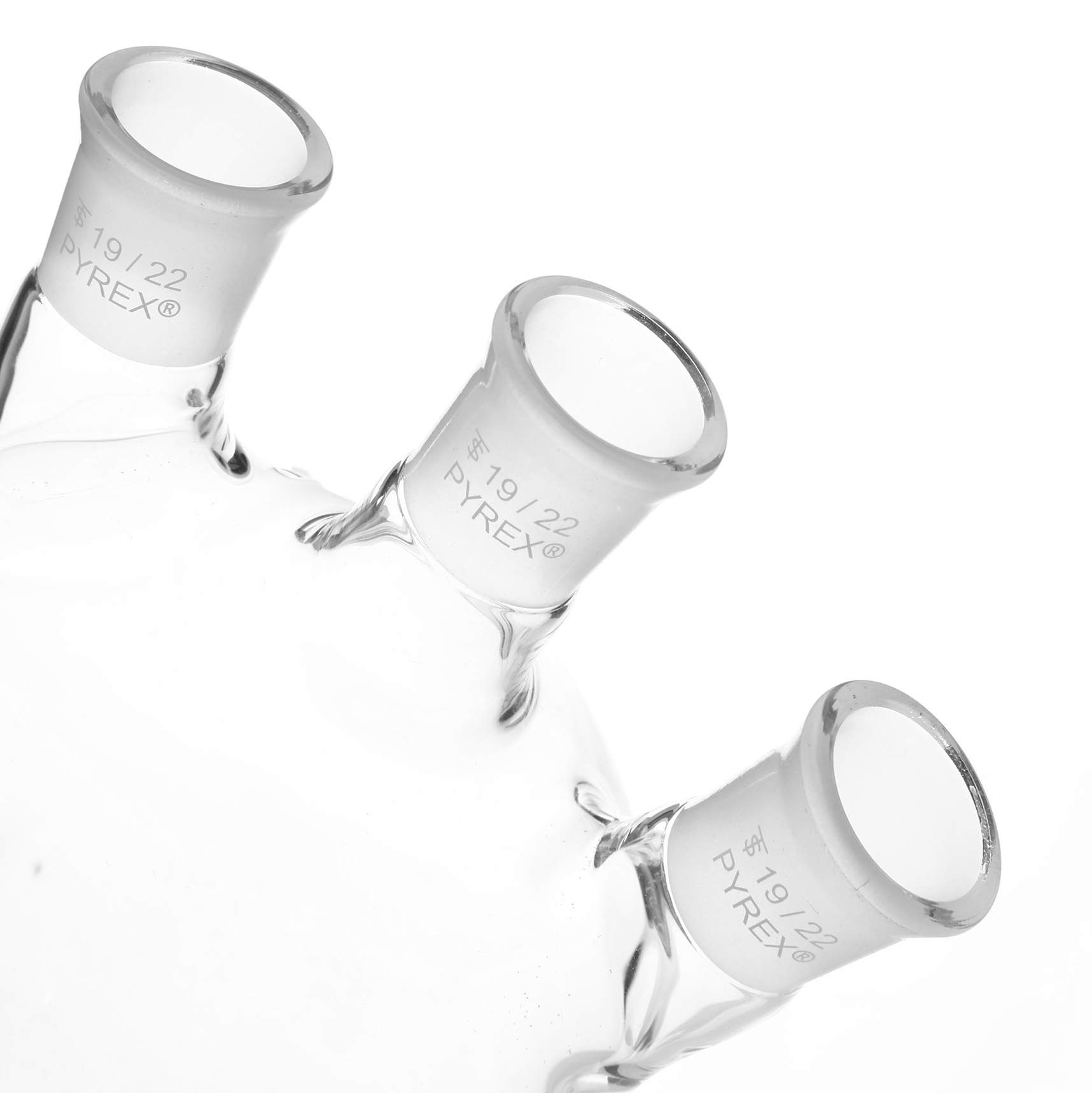 MATRAZ DE DESTILACIÓN DE 500ml CON 3 BOCAS EN ÁNGULO. PYREX