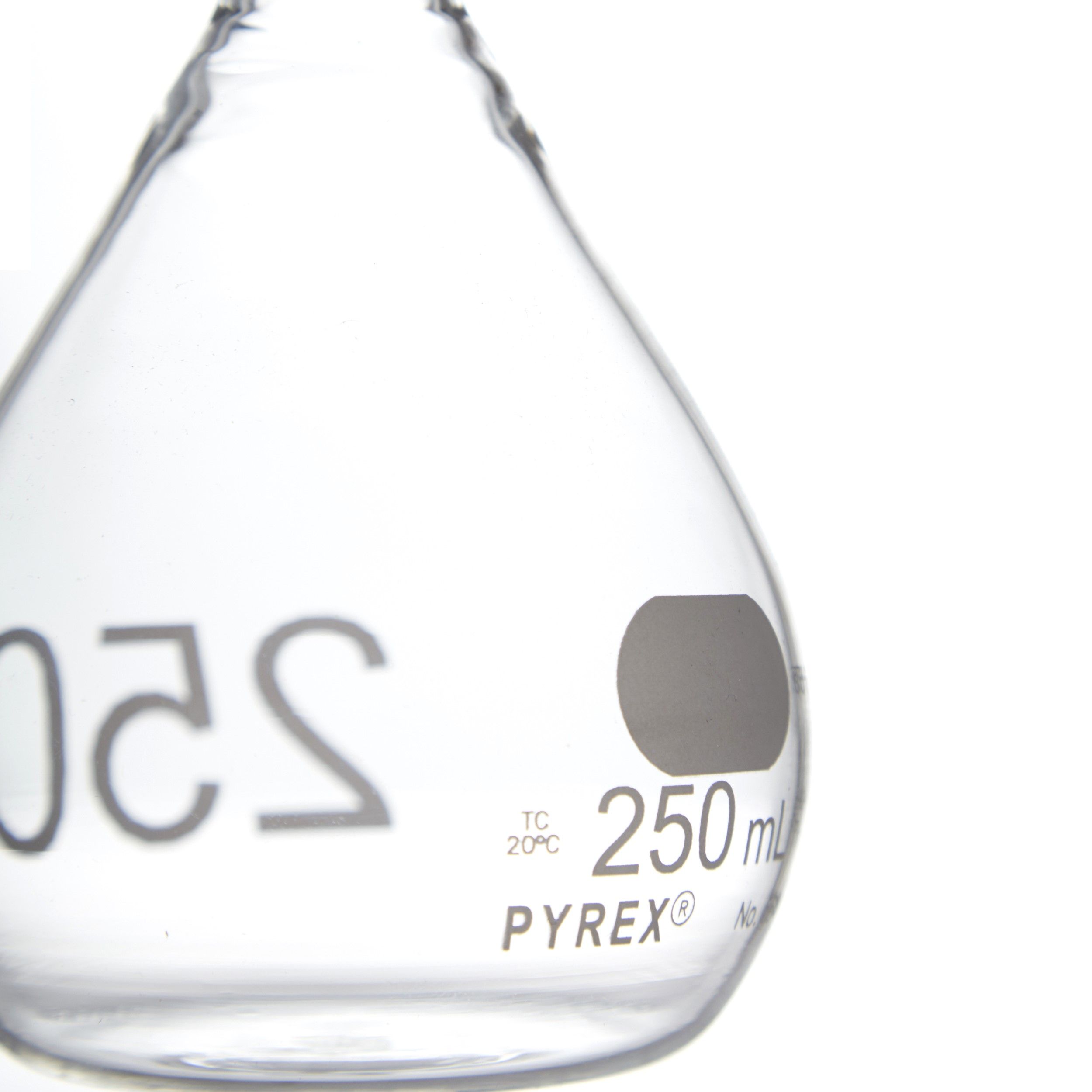 MATRAZ VOLUMÉTRICO DE 250ml CLASE B ASTM. PYREX