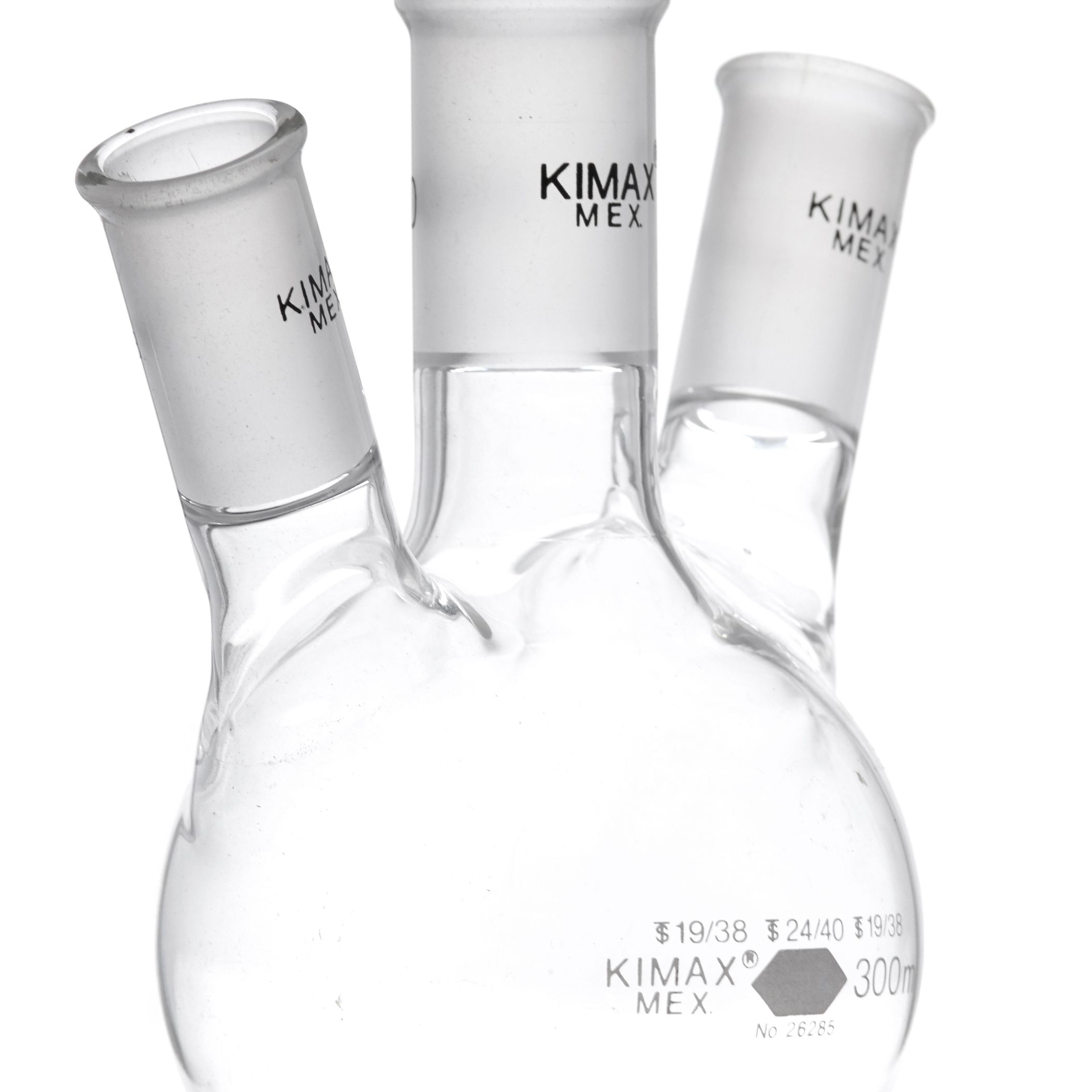 MATRAZ DE DESTILACIÓN DE 300ml CON TRES BOCAS EN ÁNGULO. KIMAX
