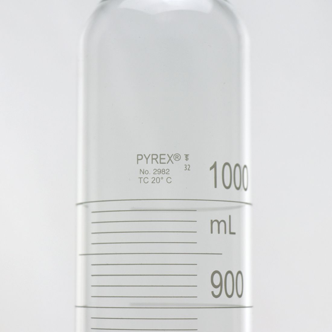 PROBETA GRADUADA DE 1L CLASE B ASTM CON TAPÓN DE VIDRIO. PYREX