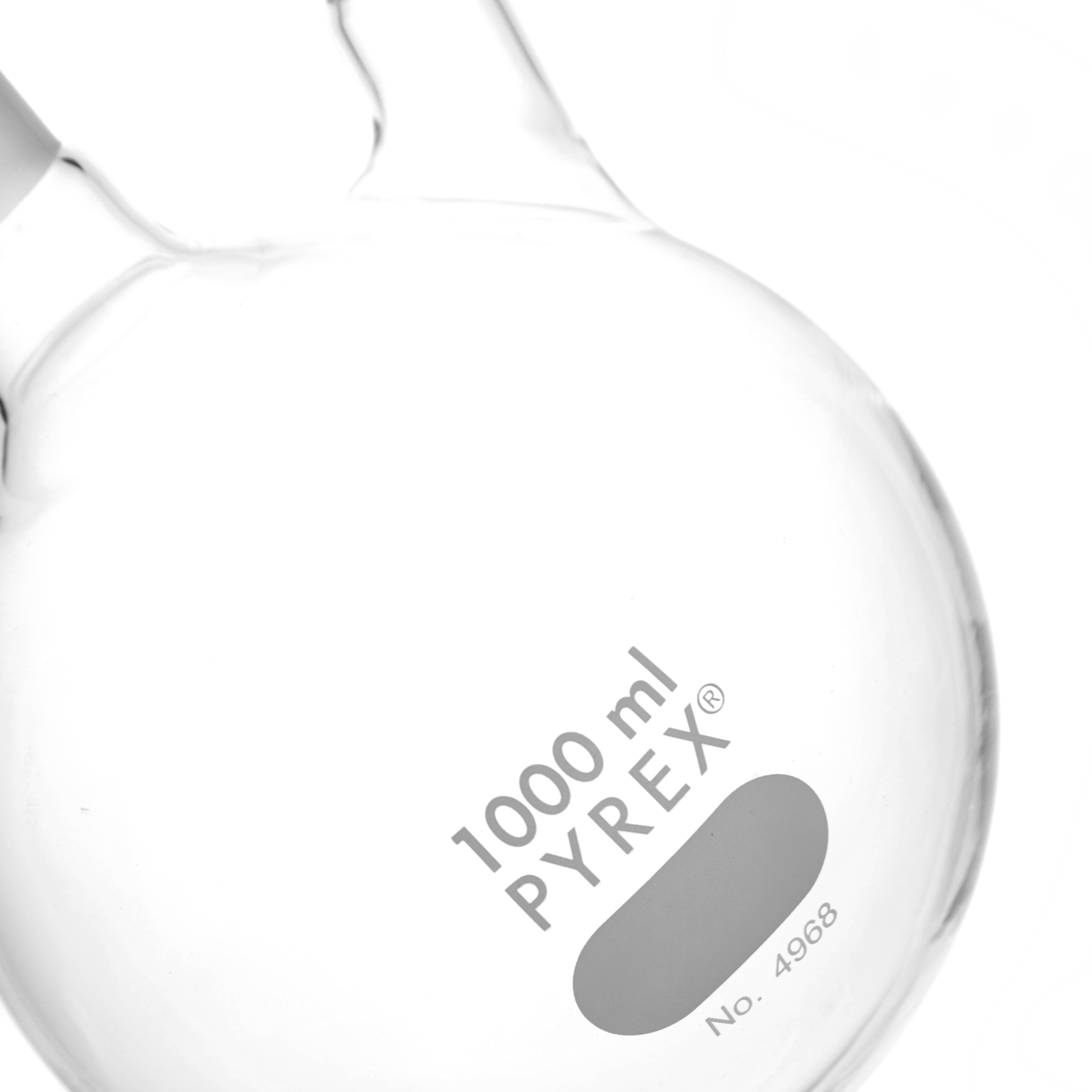 MATRAZ DE DESTILACIÓN DE 1L CON DOS BOCAS EN ÁNGULO. PYREX
