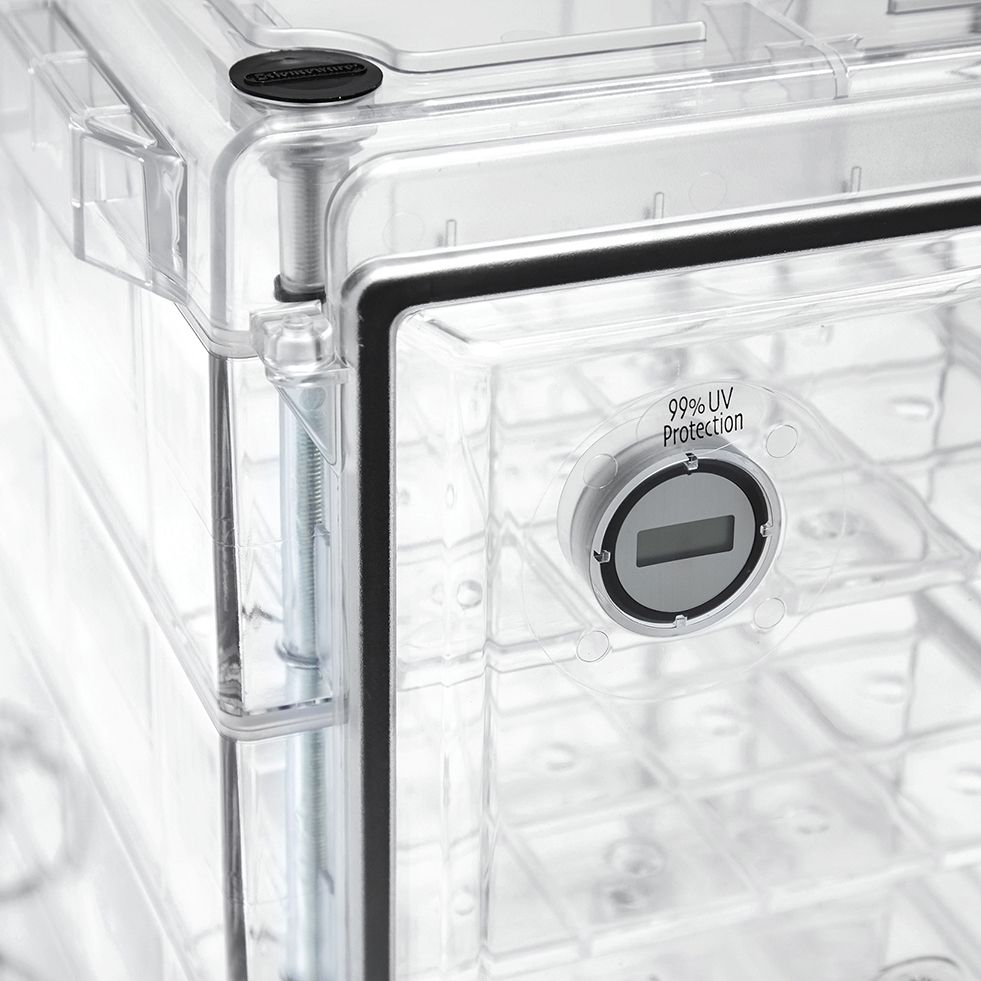DESECADOR AUTOMÁTICO TIPO GABINETE. 3 ENTREPAÑOS. ALTURA DE 51.8cm. BEL-ART