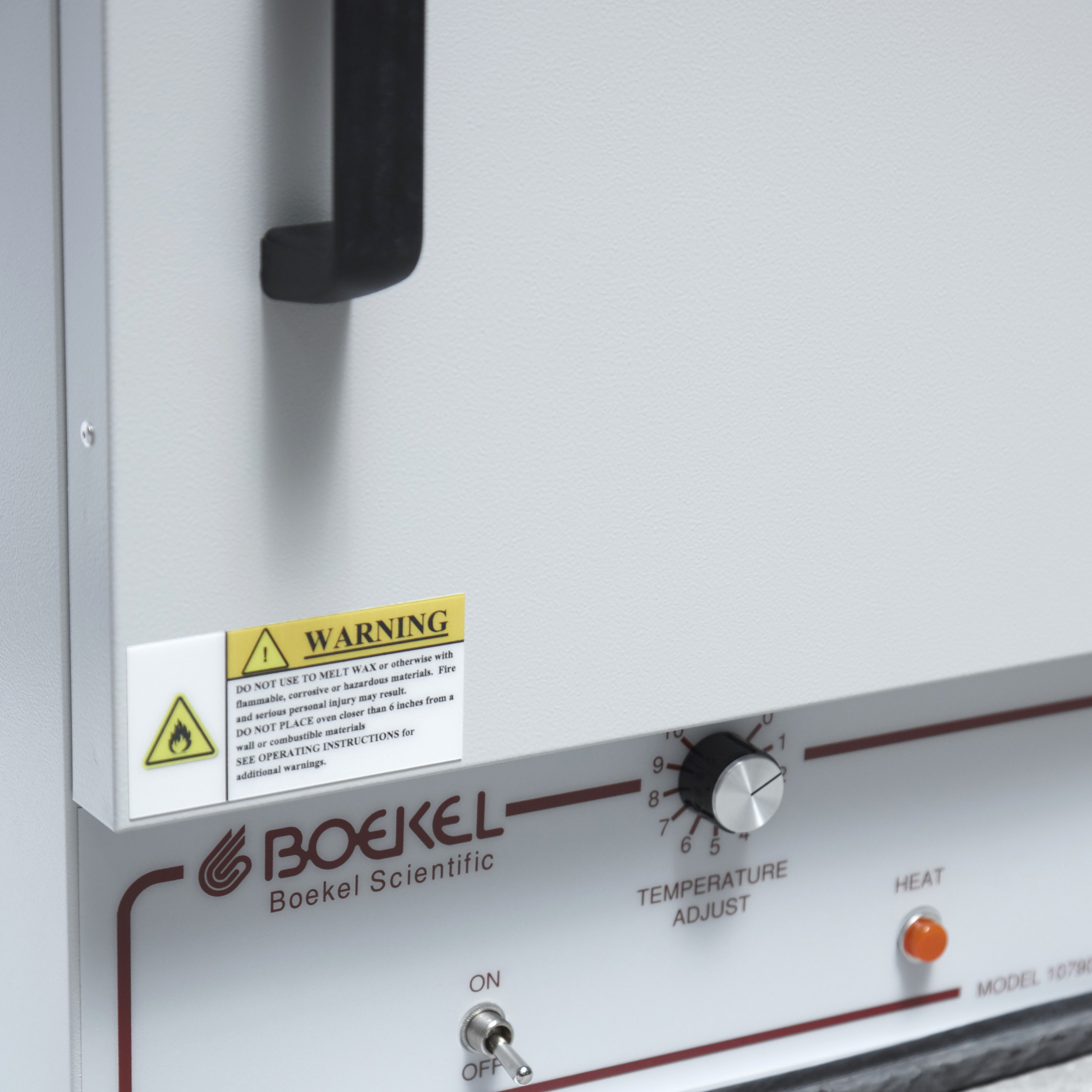 HORNO DE CONVECCIÓN POR GRAVEDAD DE 47.9l. BOEKEL