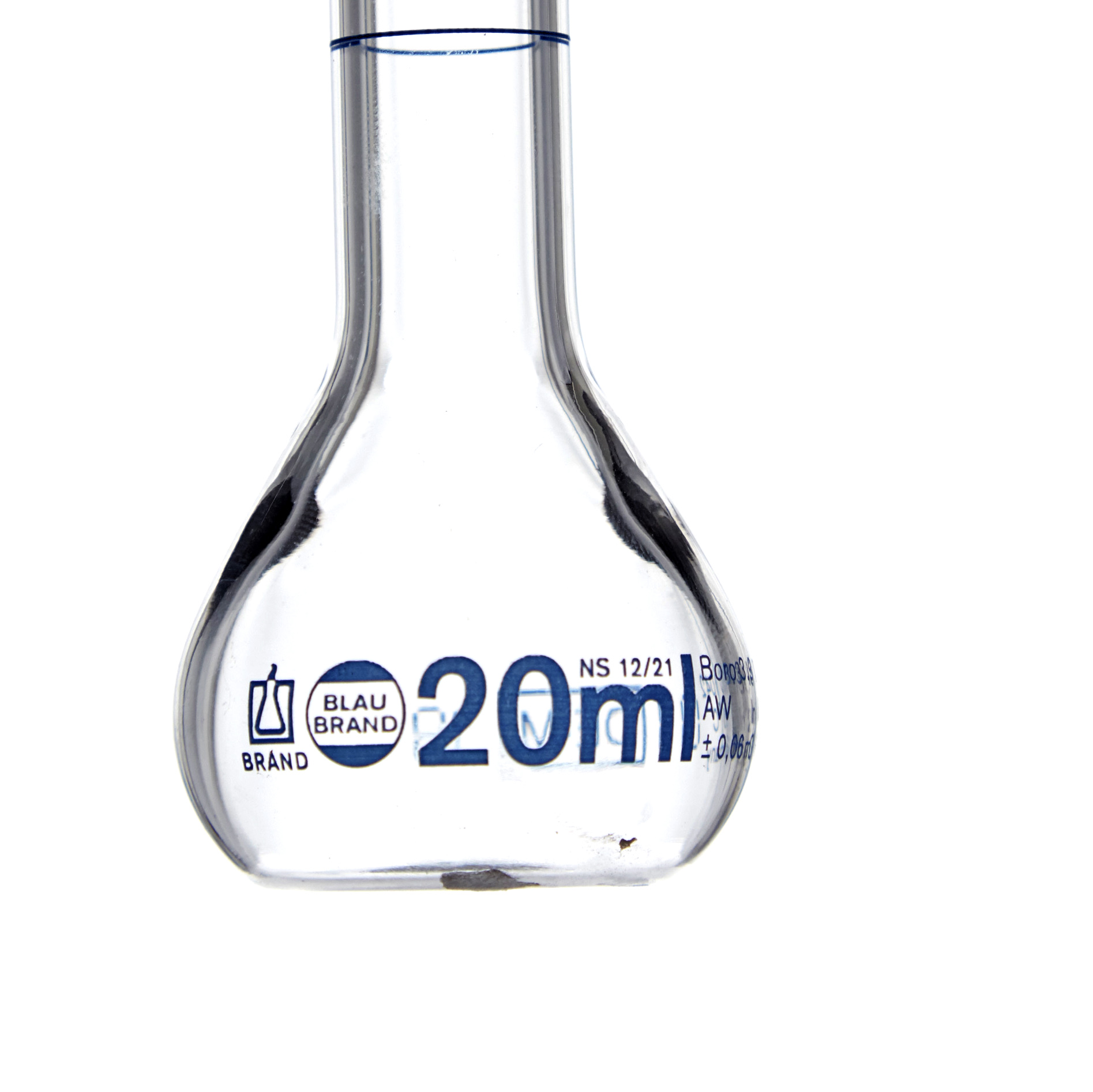 MATRAZ VOLUMÉTRICO DE 20ml CLASE A DIN. CUELLO ANCHO. TAPÓN DE PLÁSTICO. BRAND