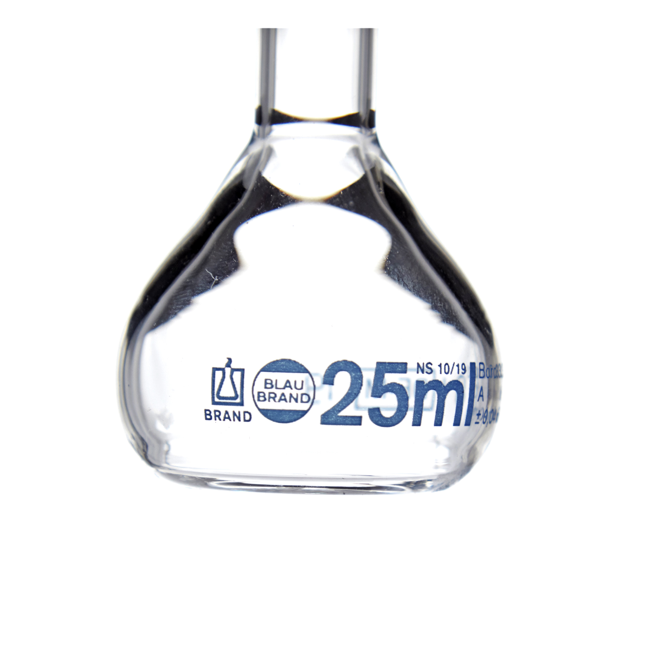MATRAZ VOLUMÉTRICO DE 25ml CLASE A DIN. TAPÓN DE PLÁSTICO. BRAND