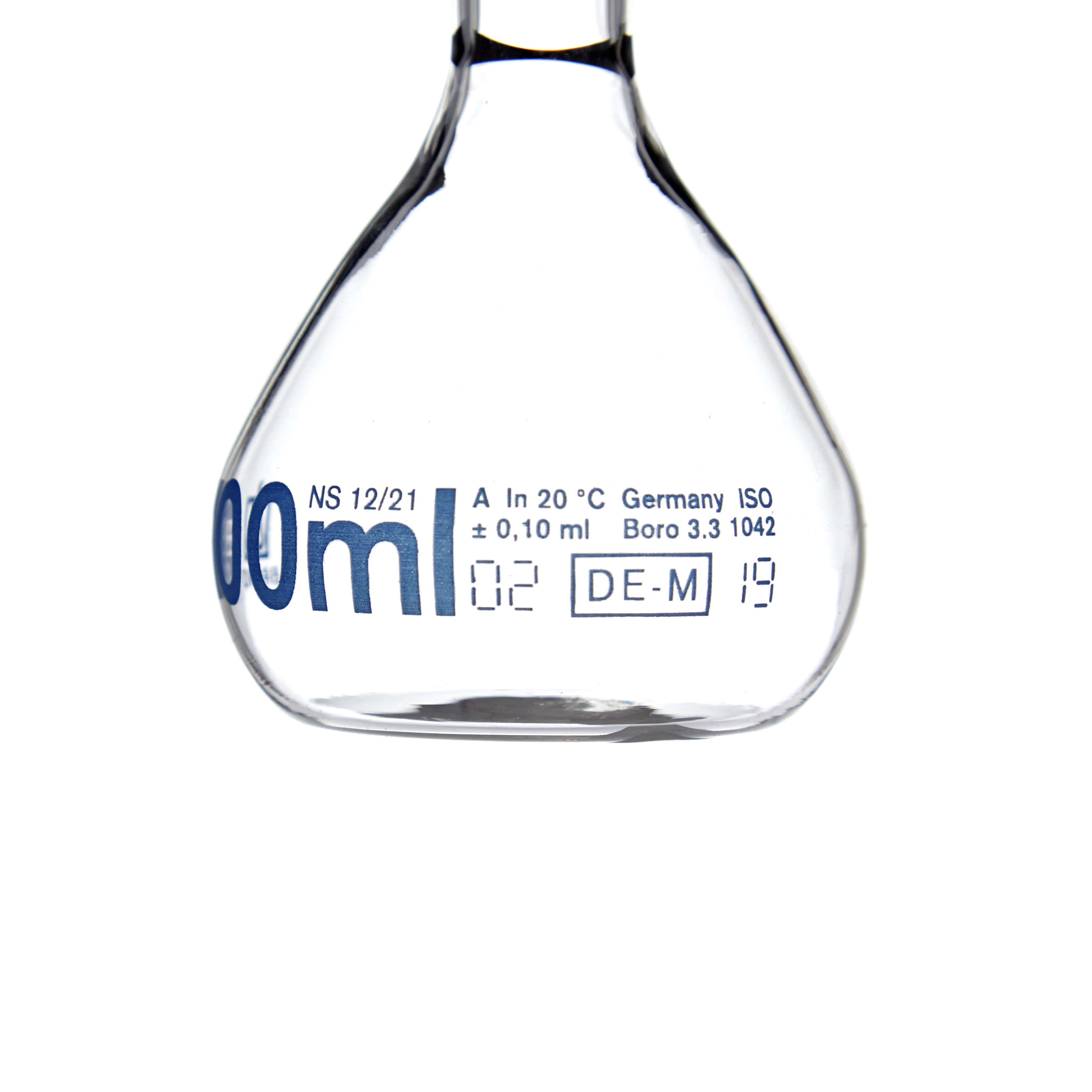 MATRAZ VOLUMÉTRICO DE 100ml CLASE A DIN. TAPÓN DE PLÁSTICO. BRAND