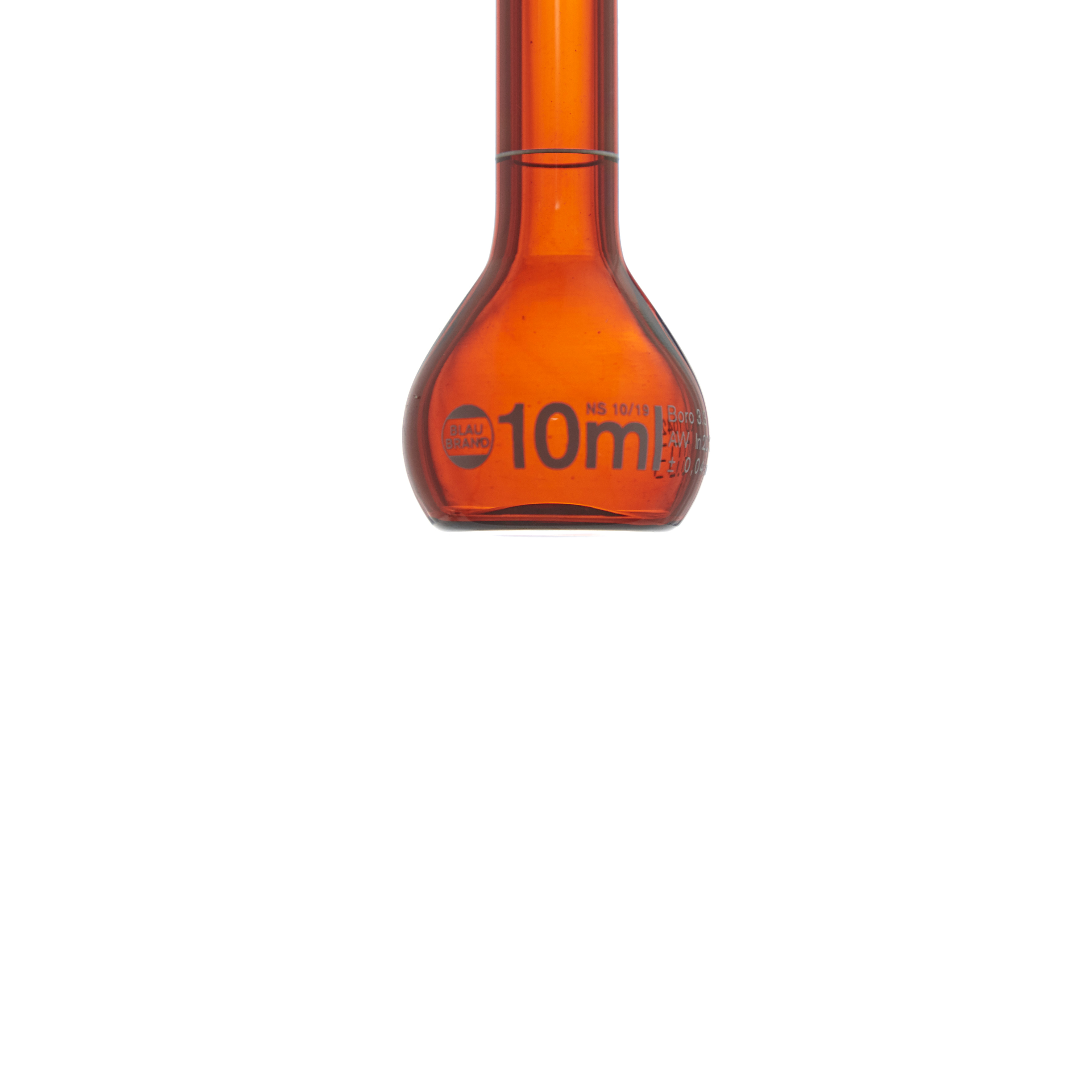 MATRAZ VOLUMÉTRICO DE 10ml CLASE A DIN ACTÍNICO. CUELLO ANCHO. TAPÓN DE PLÁSTICO. BRAND