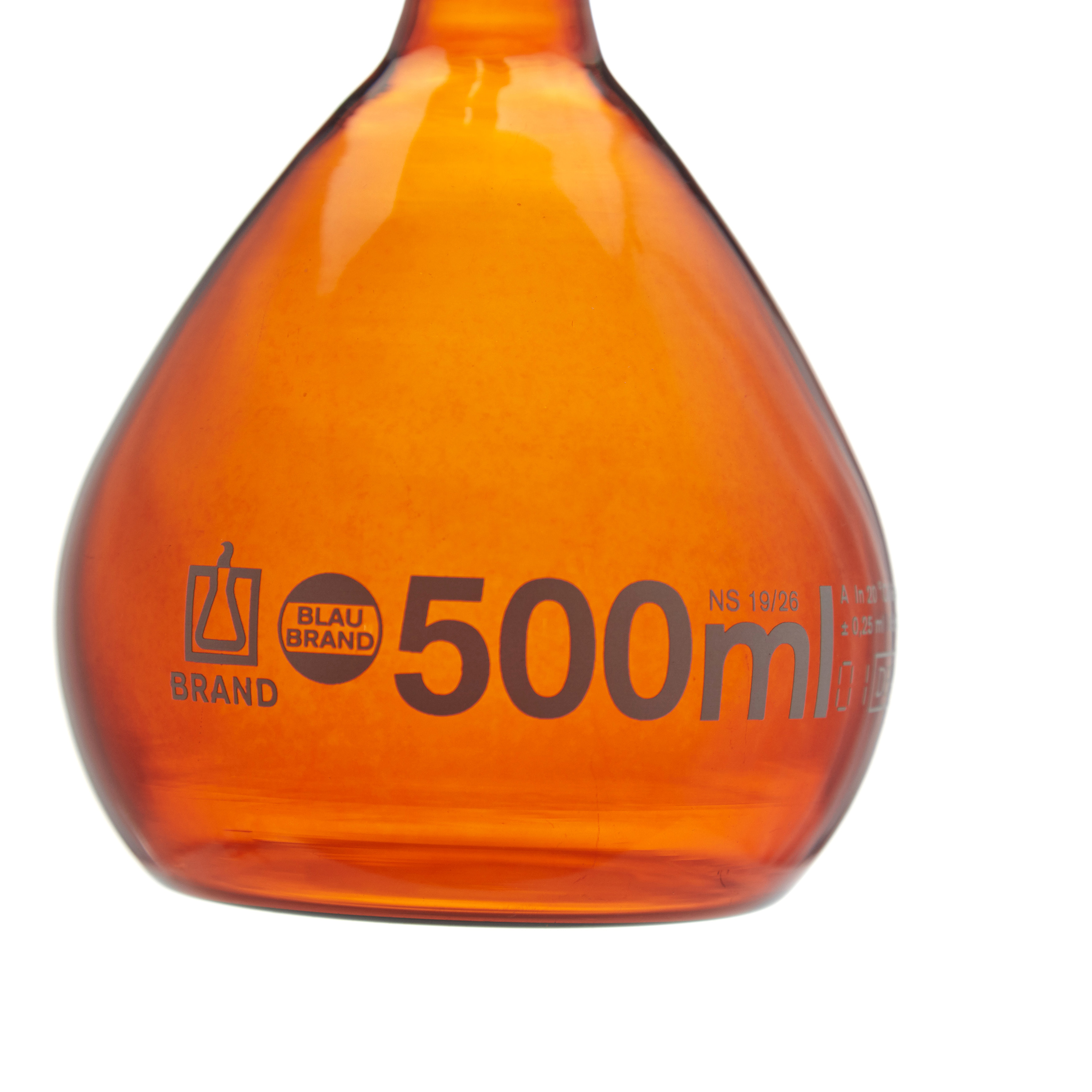 MATRAZ VOLUMÉTRICO DE 500ml CLASE A DIN ACTÍNICO. TAPÓN DE PLÁSTICO. BRAND