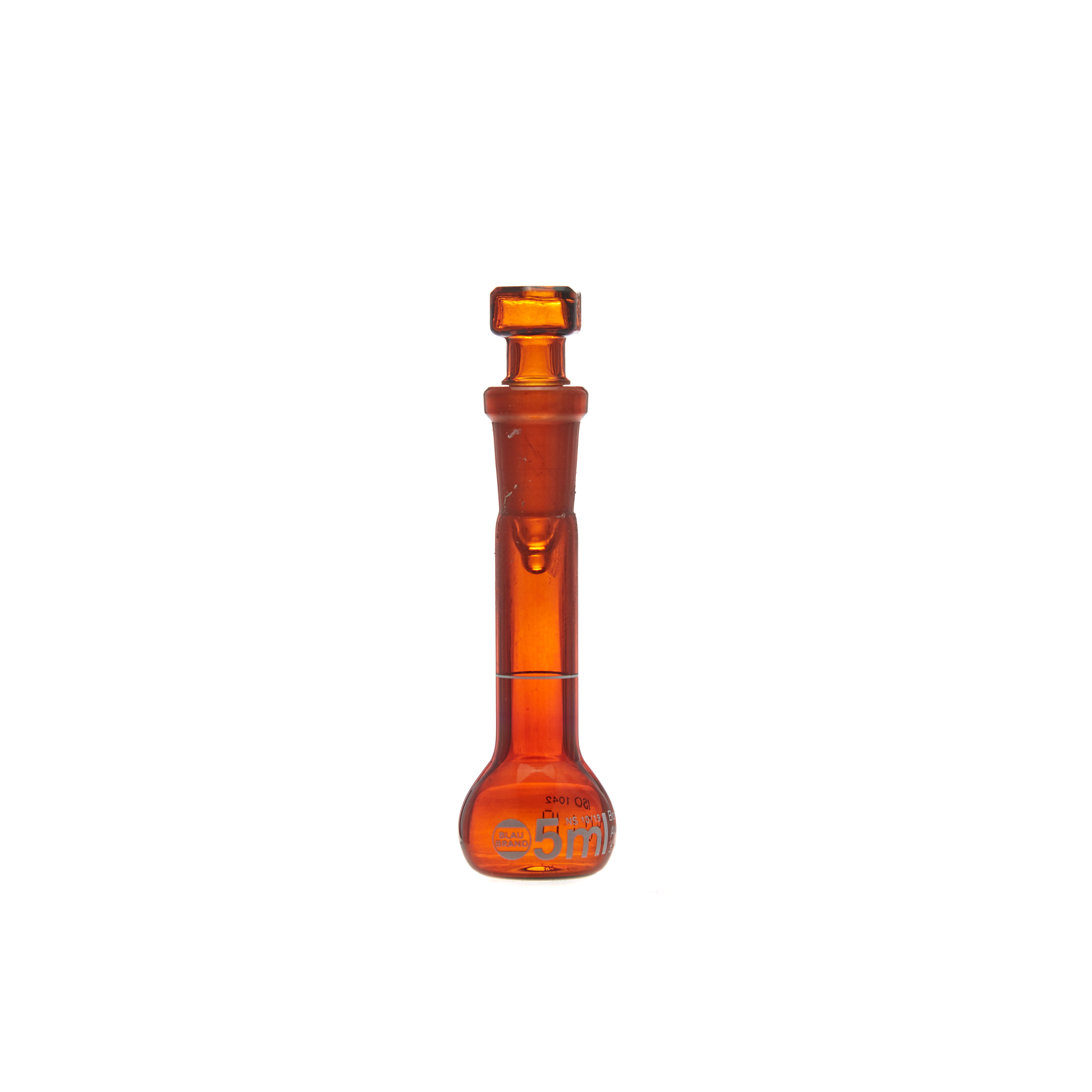 MATRAZ VOLUMÉTRICO DE 5ml CLASE A DIN ACTÍNICO. CUELLO ANCHO. TAPÓN DE VIDRIO. BRAND