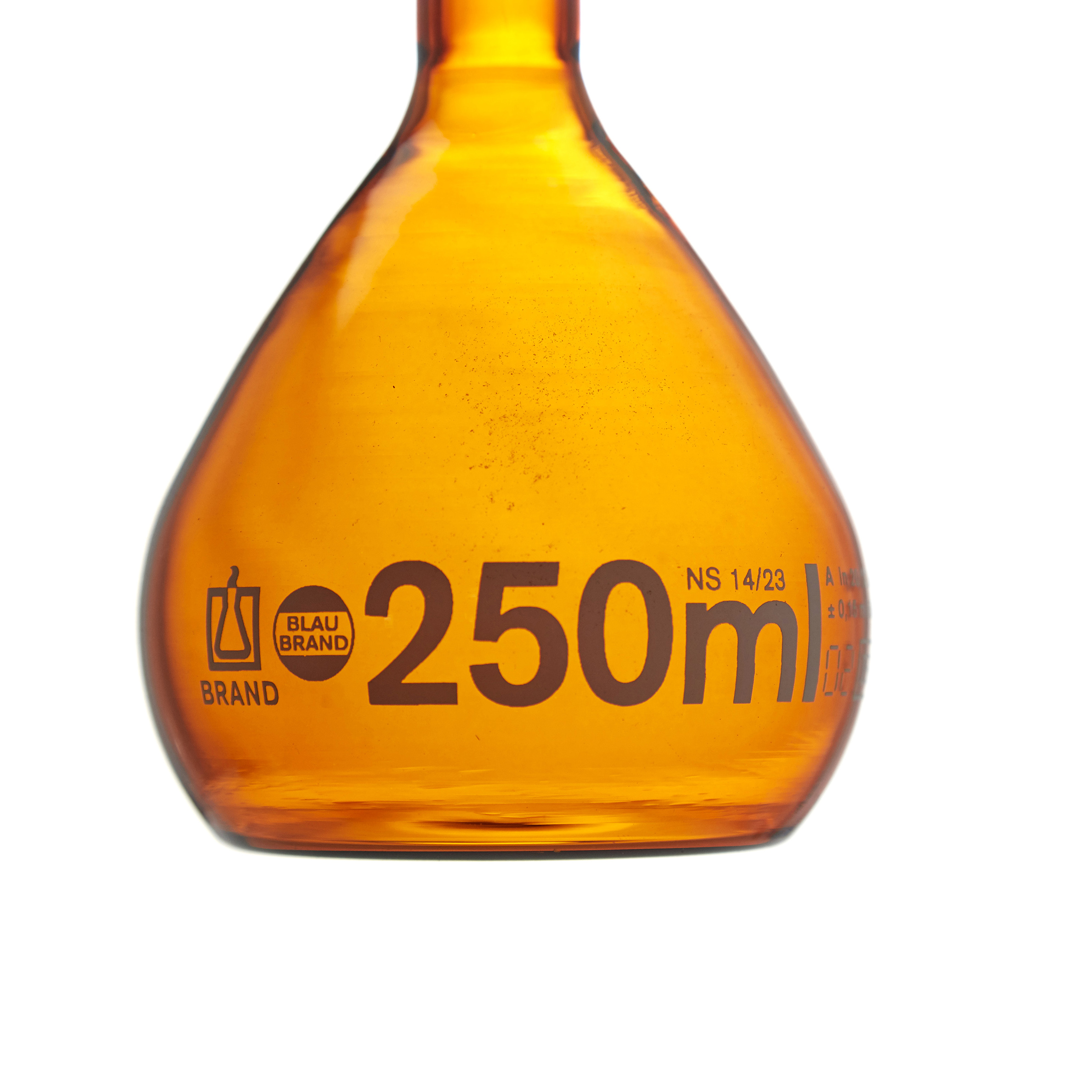 MATRAZ VOLUMÉTRICO DE 250ml CLASE A DIN ACTÍNICO. TAPÓN DE VIDRIO. BRAND