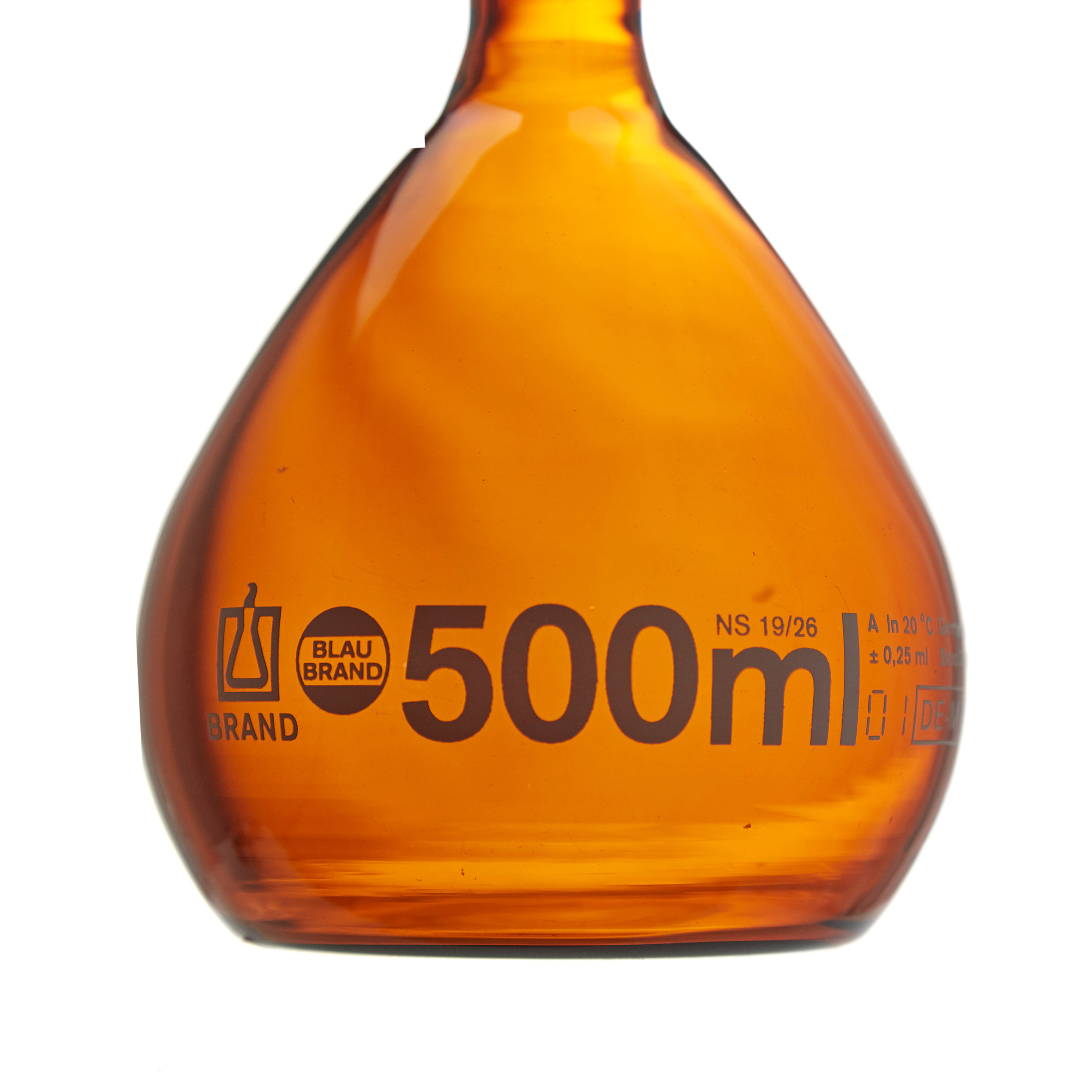 MATRAZ VOLUMÉTRICO DE 500ml CLASE A DIN ACTÍNICO. TAPÓN DE VIDRIO. BRAND