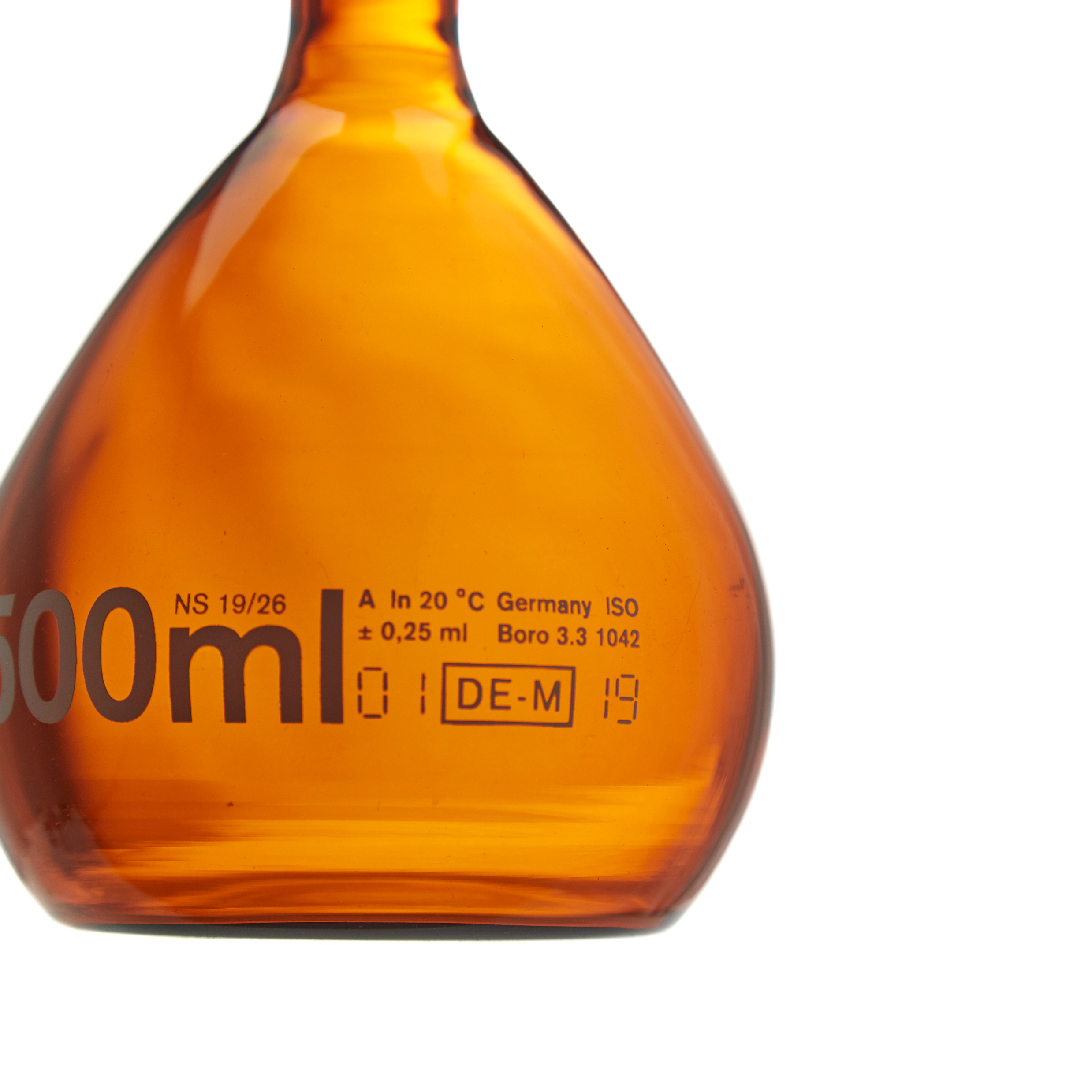 MATRAZ VOLUMÉTRICO DE 500ml CLASE A DIN ACTÍNICO. TAPÓN DE VIDRIO. BRAND