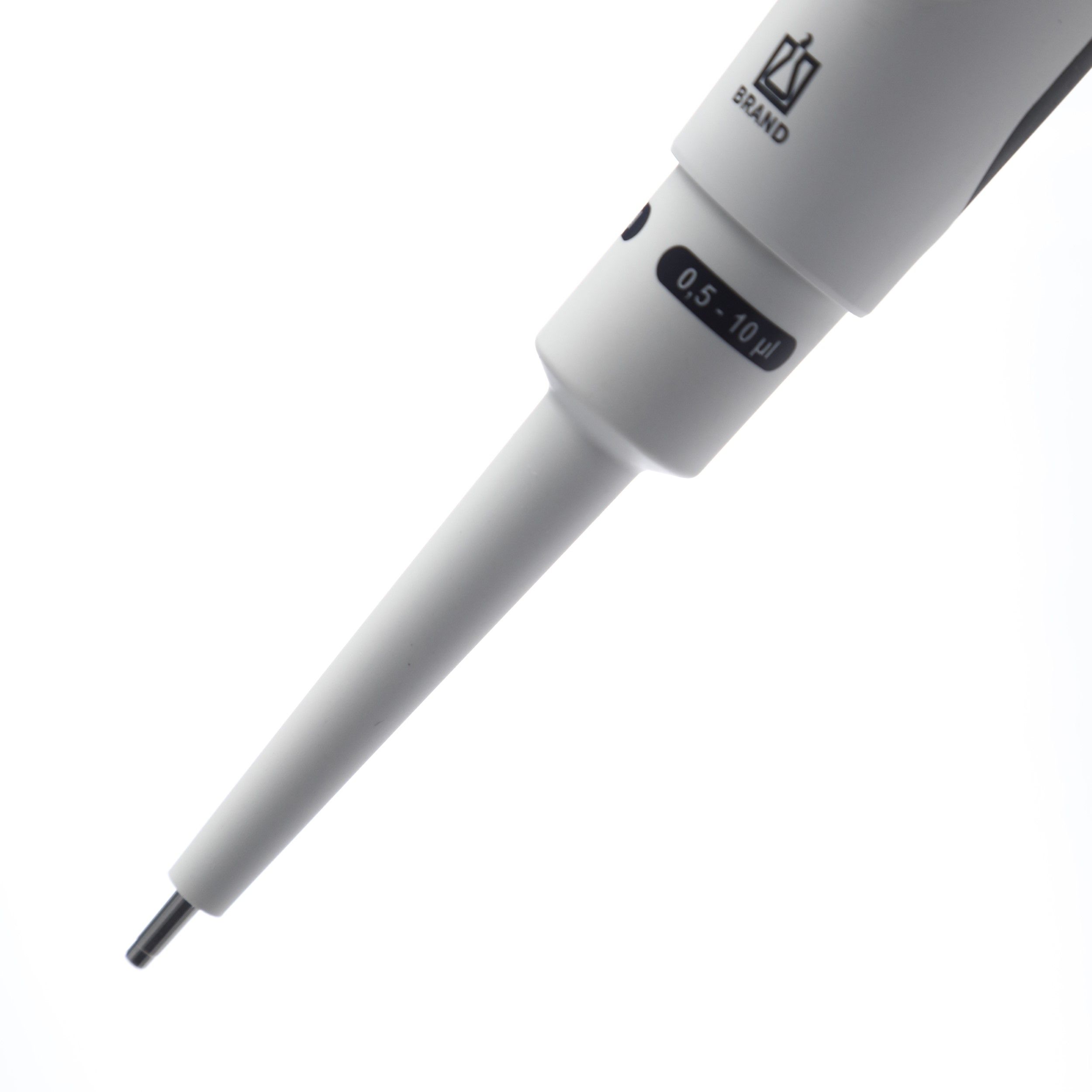 MICROPIPETA DIGITAL DE 0.5-10 μl.