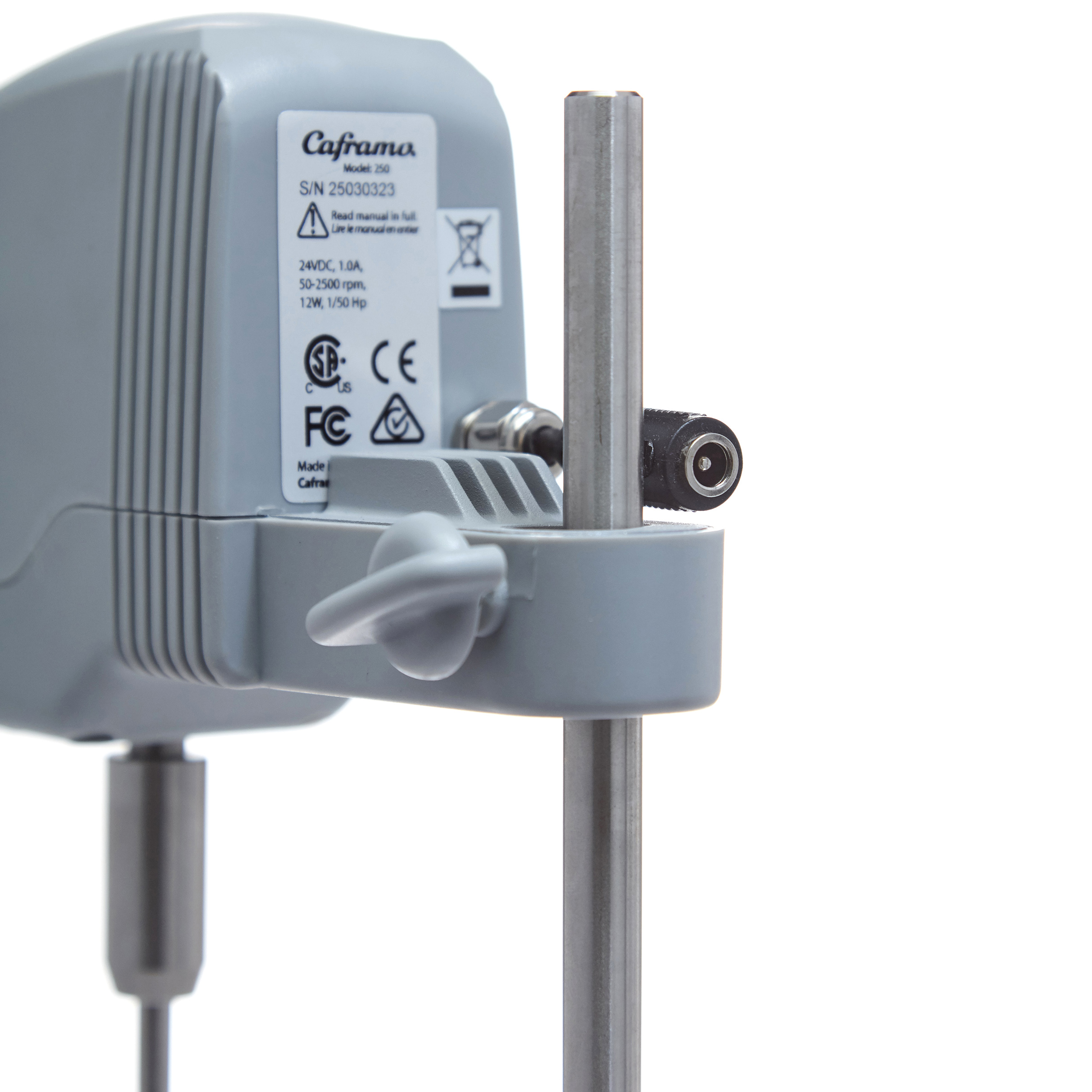 AGITADOR ELÉCTRICO DIGITAl. VELOCIDAD DE 50 A 2500 RPm. TORQUE MÁXIMO DE 10 N-cm. CAFRAMO