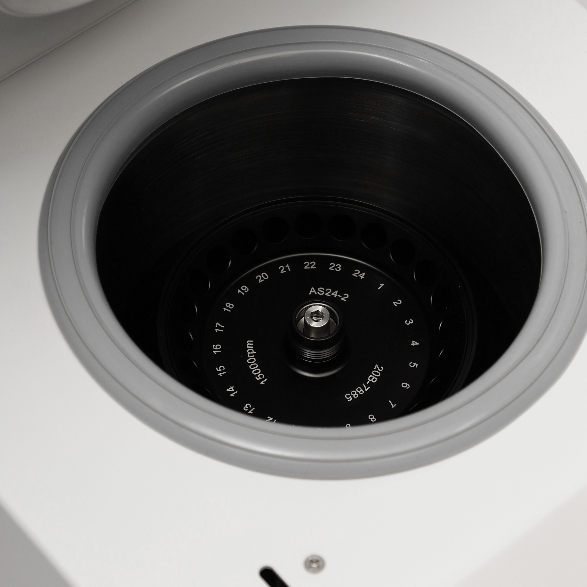 MICROCENTRIFUGA REFRIGERADA PARA 24 TUBOS DE 1.5/2ml. DLAB SCIENTIFIC