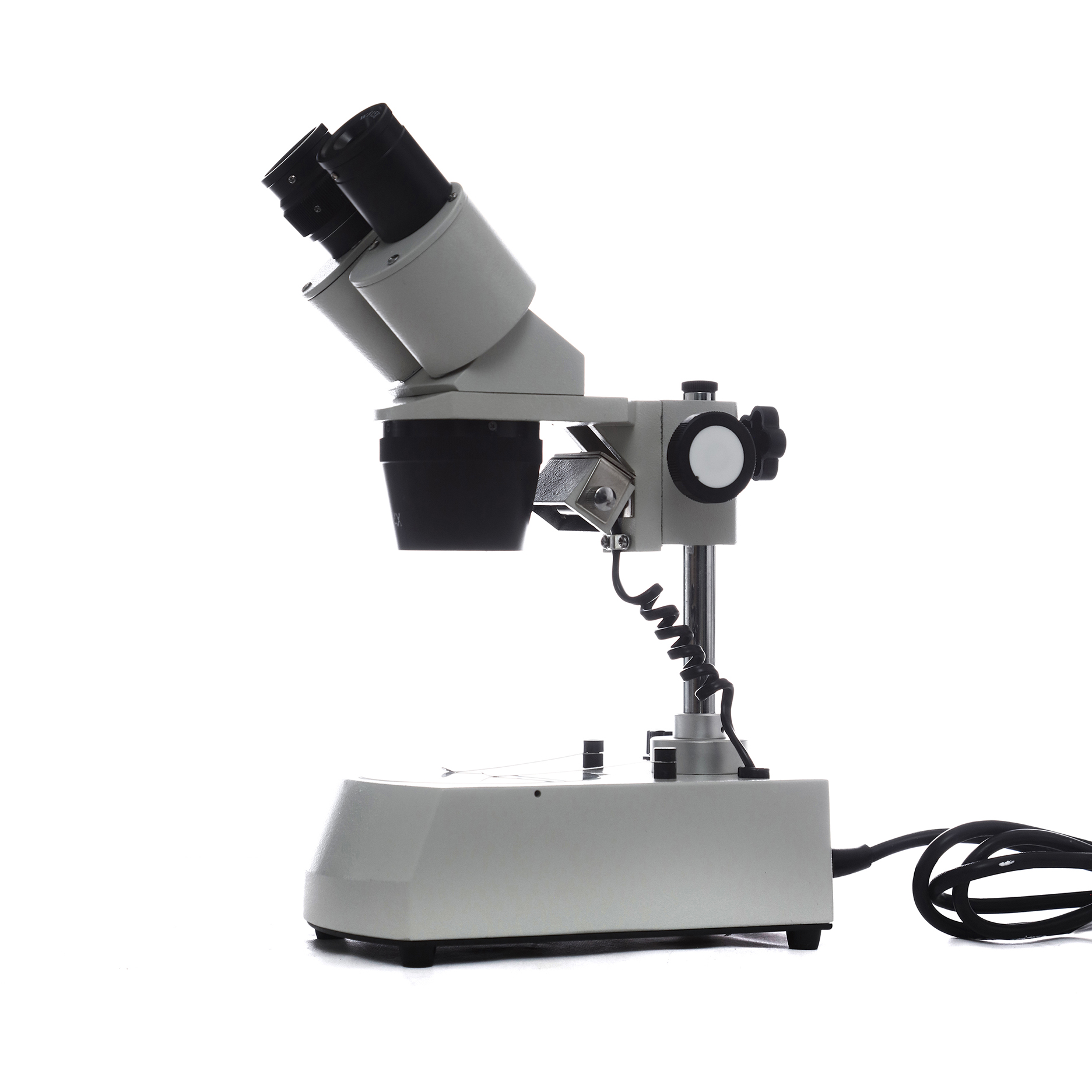 MICROSCOPIO ESTEREOSCÓPICO CON LÁMPARA 20X Y 40X. ECXSA