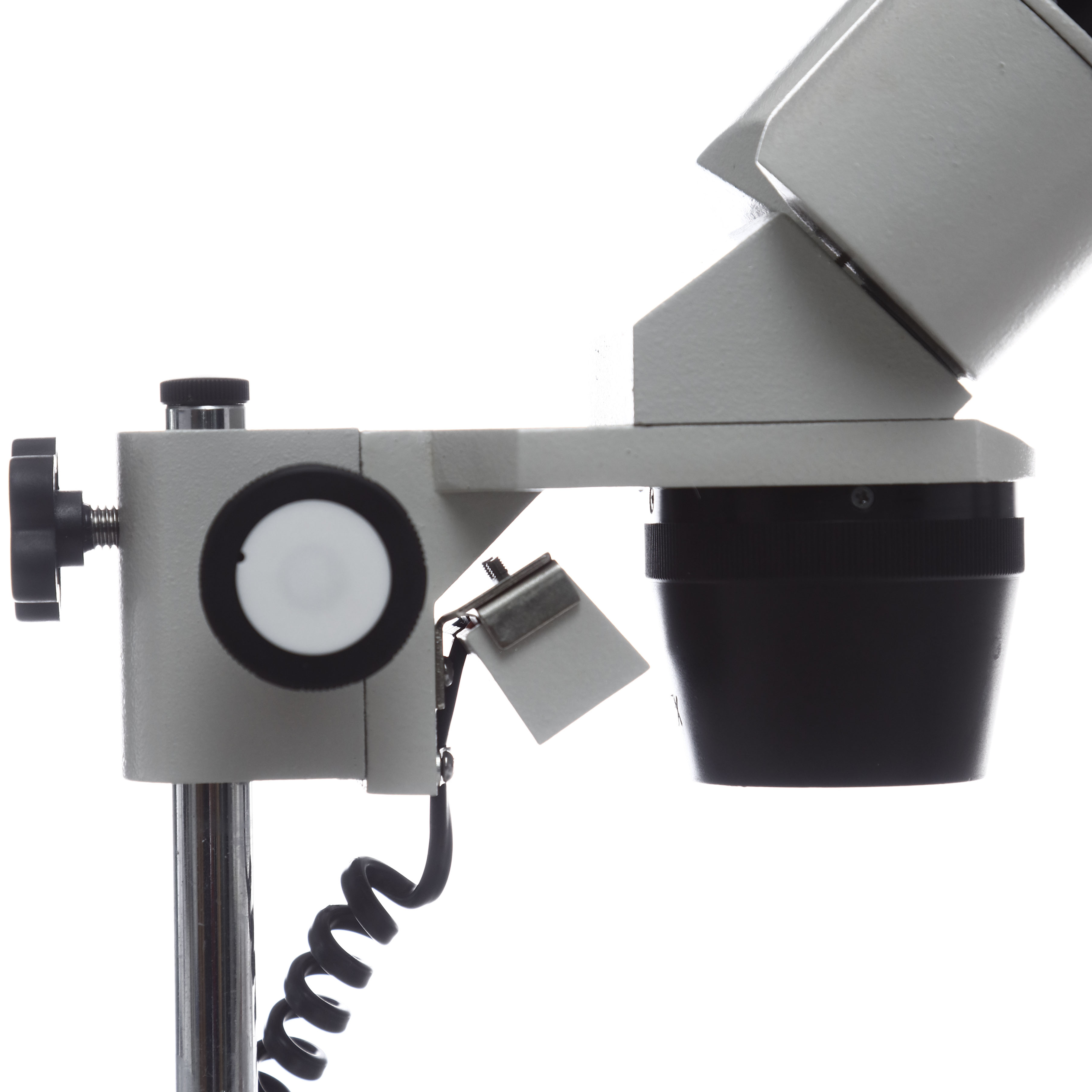 MICROSCOPIO ESTEREOSCÓPICO CON LÁMPARA 20X Y 40X. ECXSA