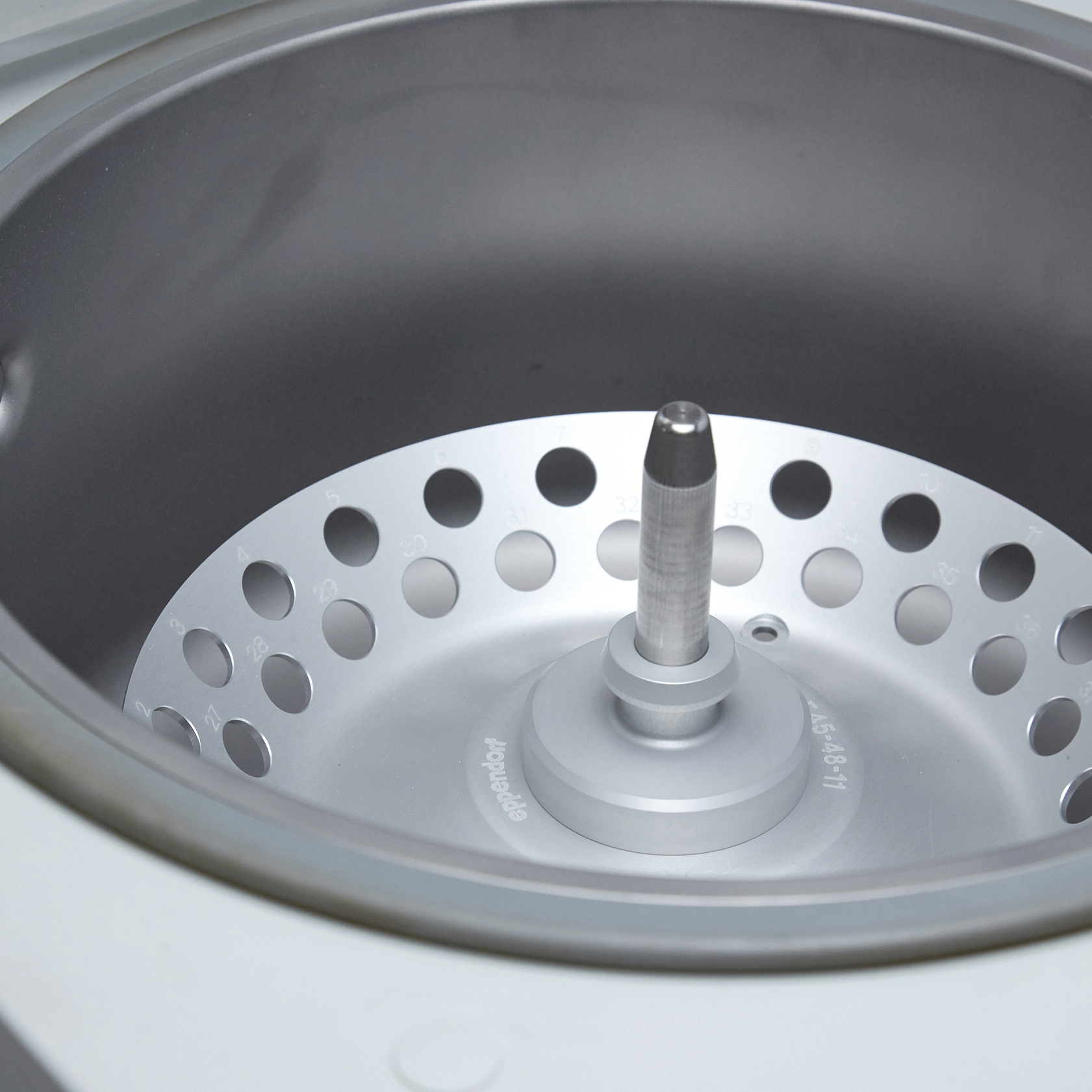 CENTRIFUGA 5810 P/4 FRASCOS DE 500 ml.