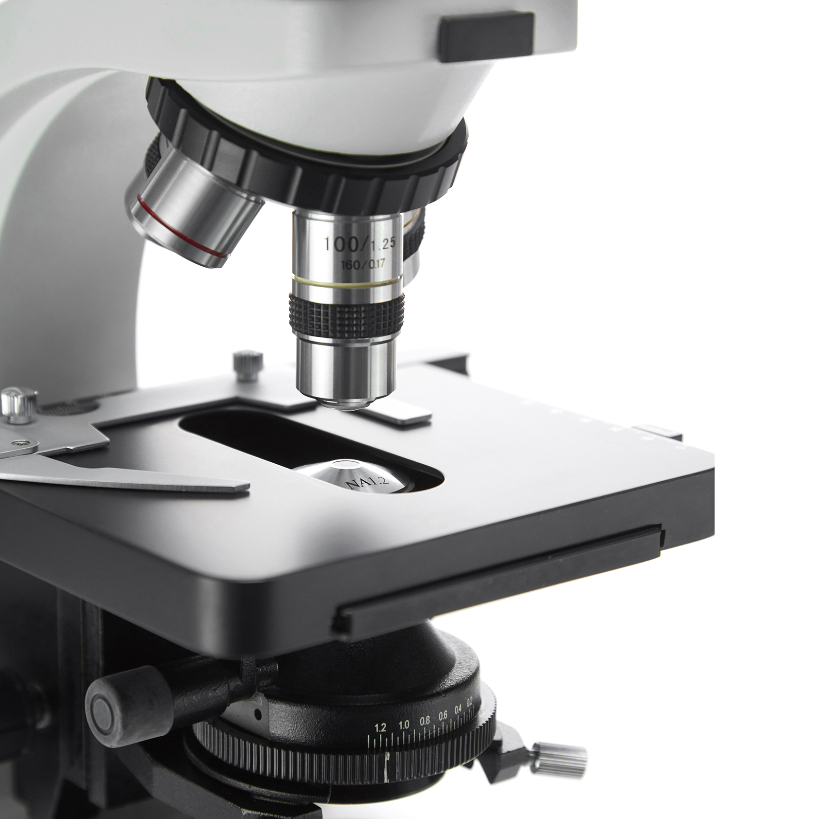 MICROSCOPIO TRINOCULAR 1000X. KONUS
