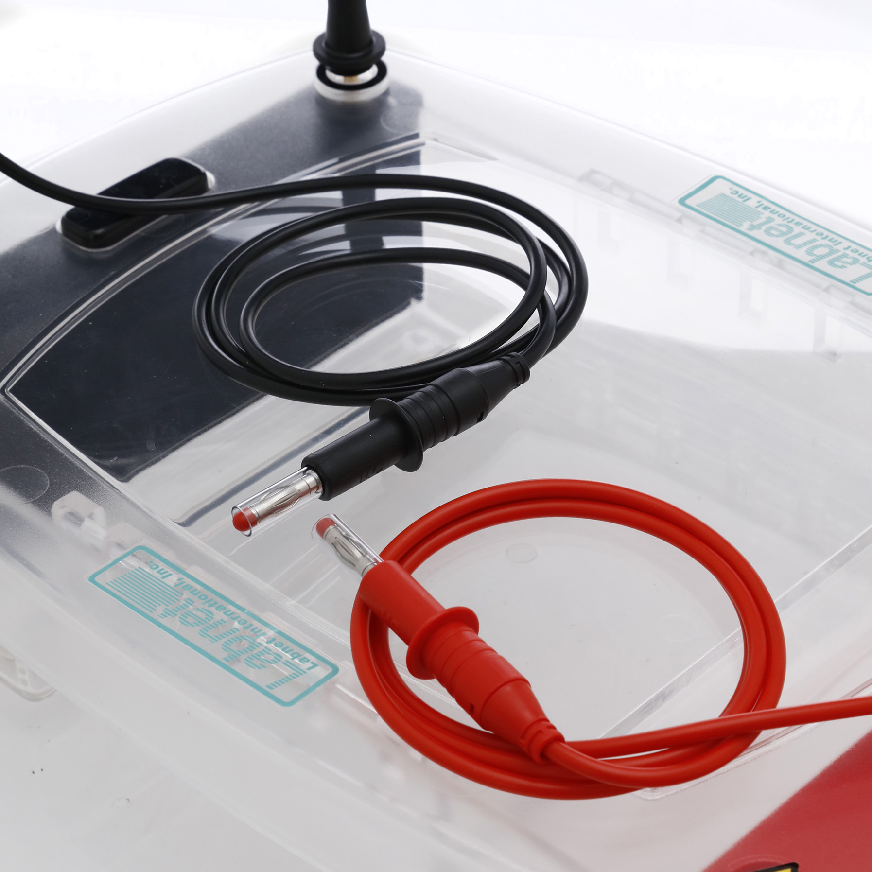 CÁMARA DE ELECTROFORESIS HORIZONTAL DE 500ml PARA GELES DE 15X10 cm. LABNET.