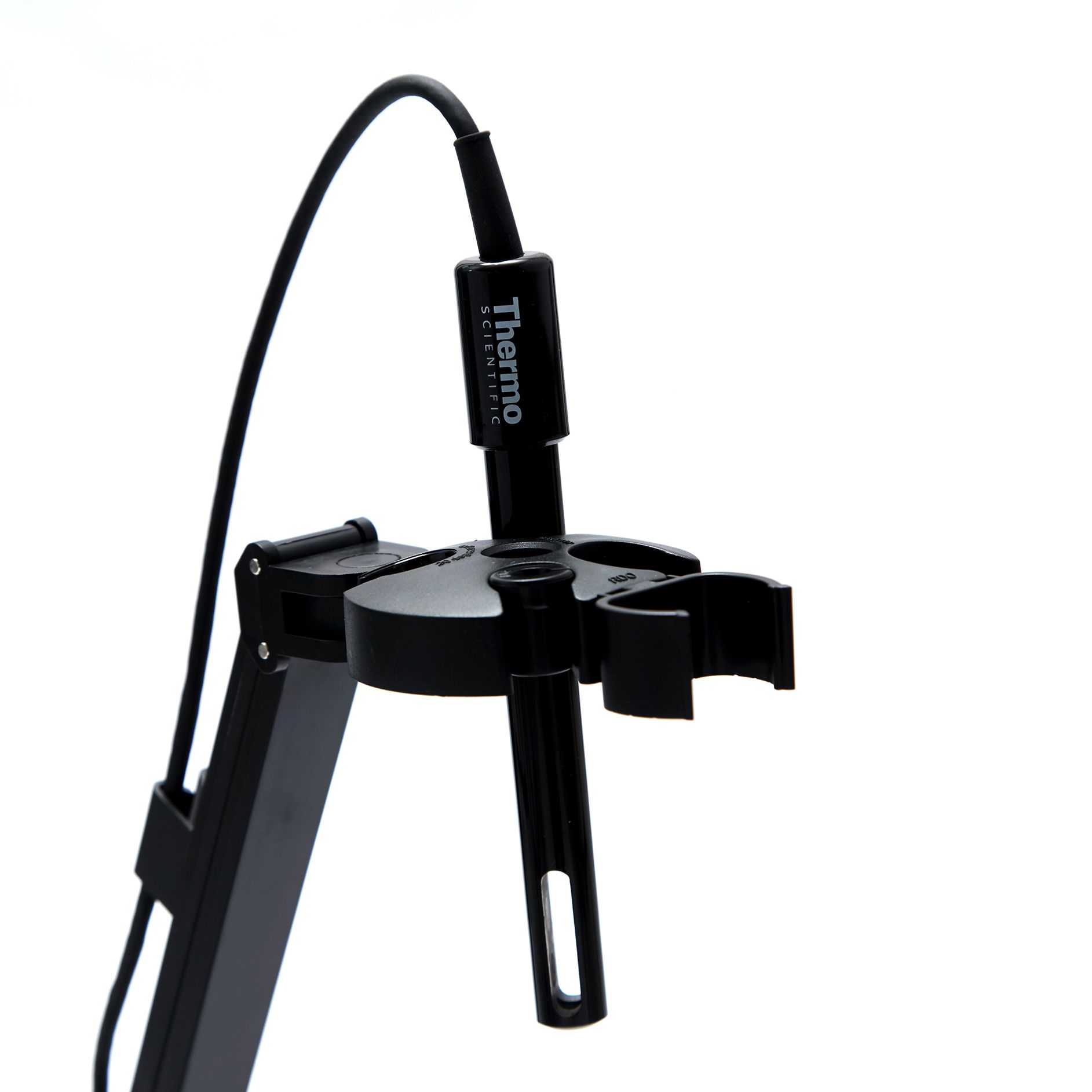 MEDIDOR DE CONDUCTIVIDAD DE MESA MULTIPARAMETRICO