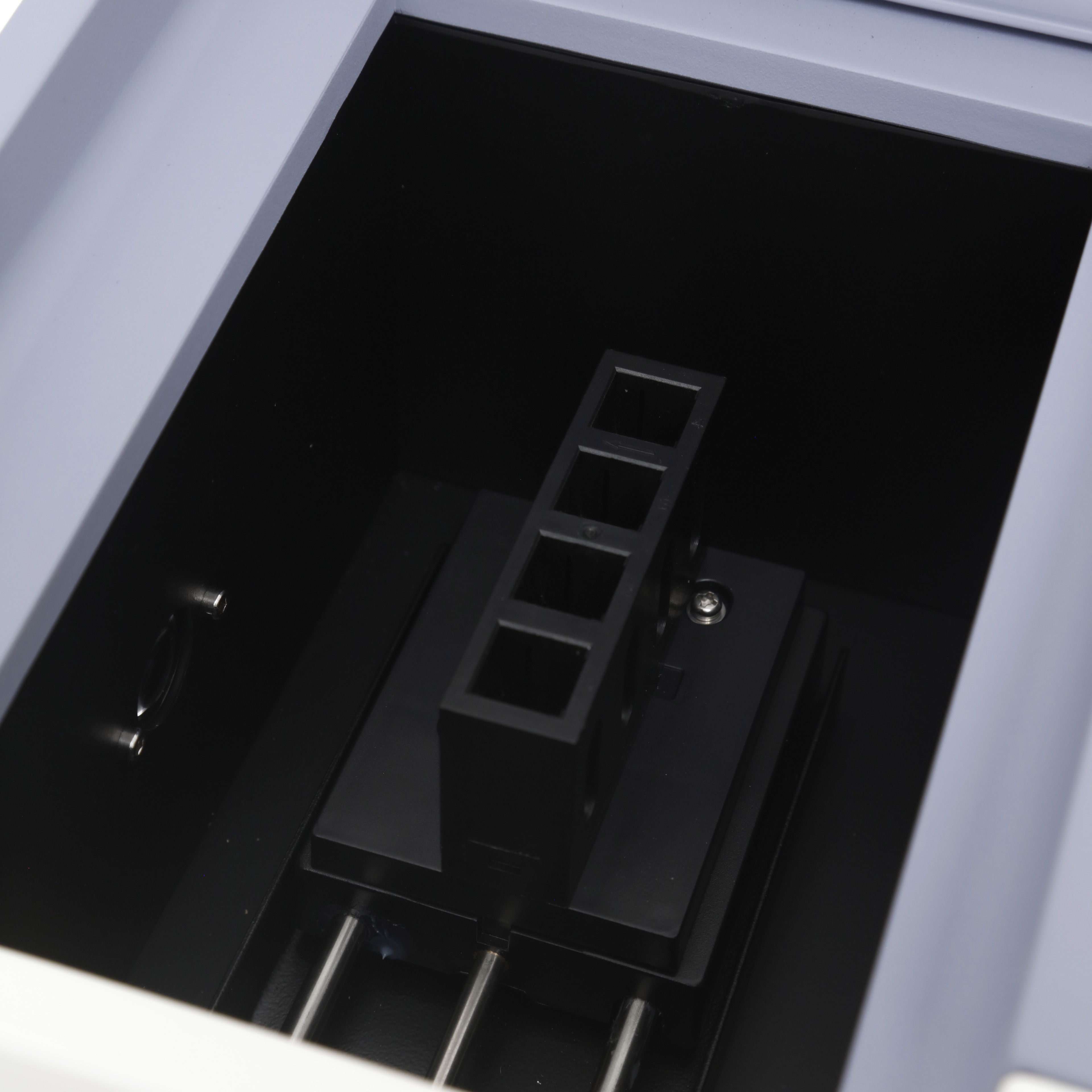 ESPECTROFOTOMETRO UV VISIBLE. ANCHO DE BANDA DE 2nm. ROCA